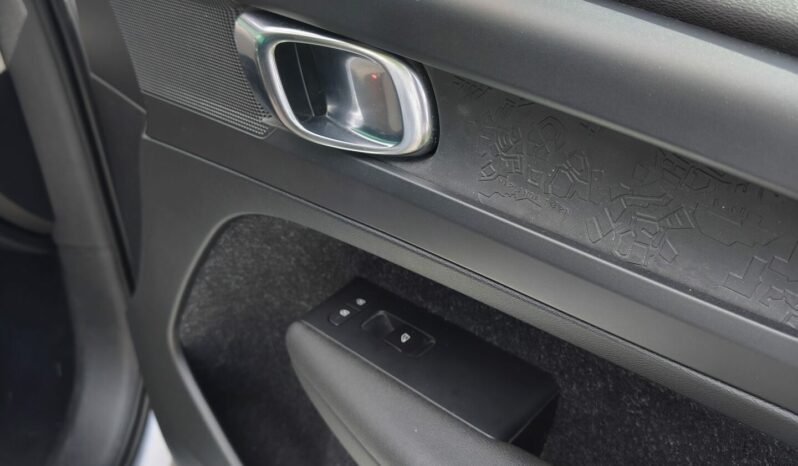 
VOLVO XC 40 D3 2.0 TDi 16V Geartronic8 150 cv Boîte auto full									