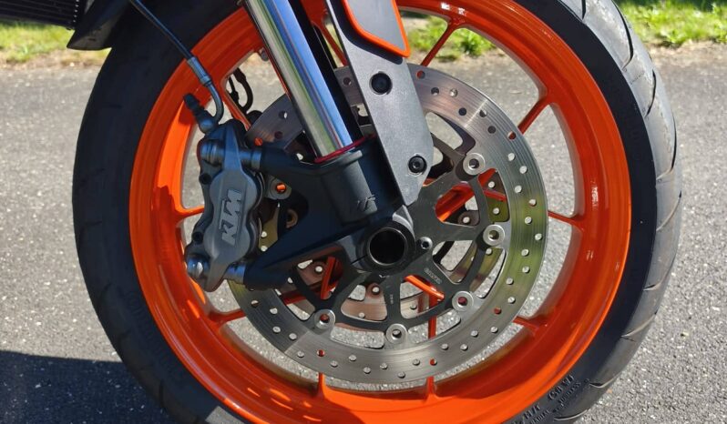 
KTM 890 Duke GP – 115 ch – 2023 – 3 550 km full									