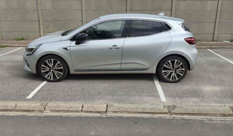 
RENAULT CLIO V Initiale Paris E-Tech Hybrid full									