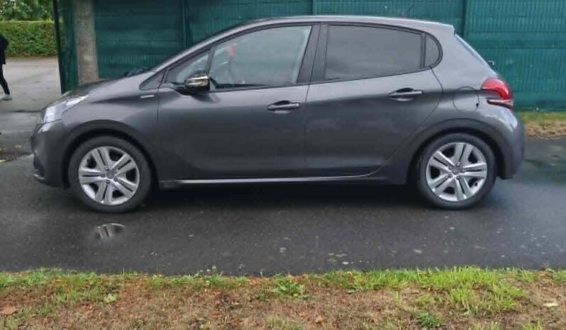 
PEUGEOT 208 Style 82ch full									