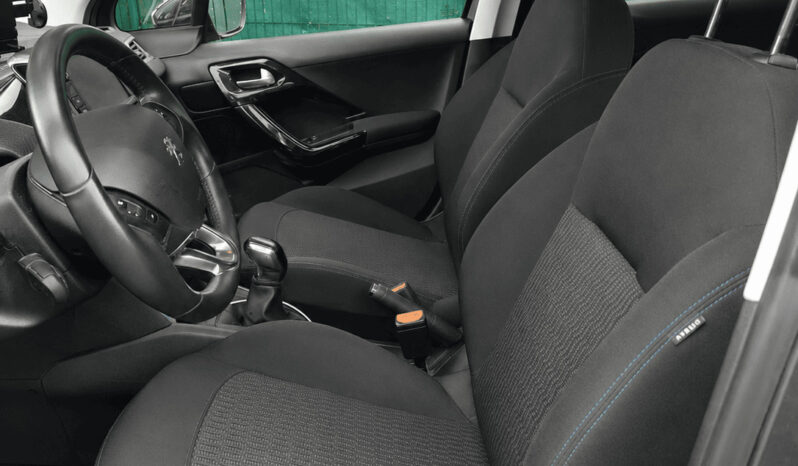 
PEUGEOT 208 Style 82ch full									