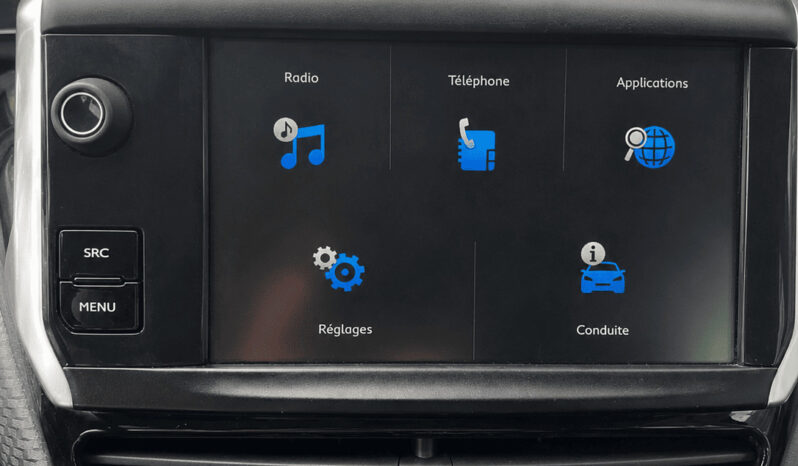 
PEUGEOT 208 Style 82ch full									