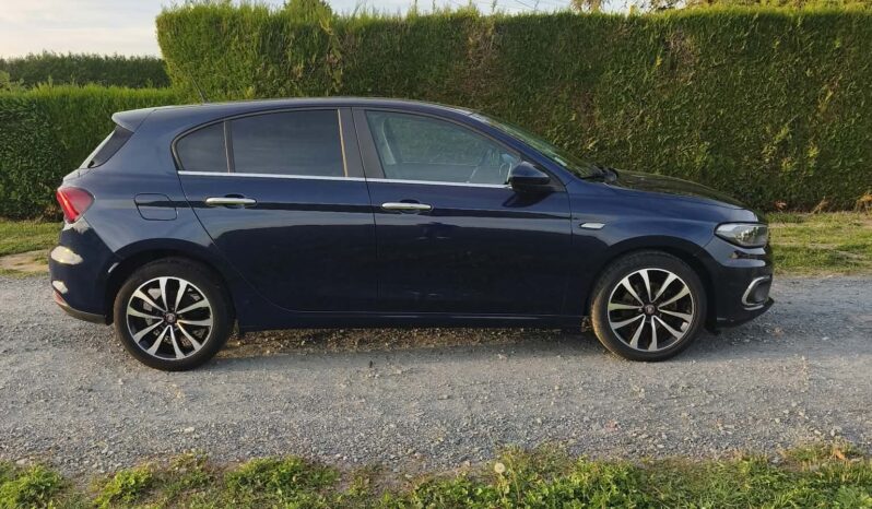 
FIAT TIPO 5 PORTES 1.4 95 ch finition Lounge full									