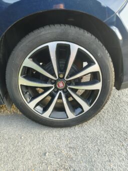 
FIAT TIPO 5 PORTES 1.4 95 ch finition Lounge full									