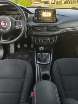 
FIAT TIPO 5 PORTES 1.4 95 ch finition Lounge full									