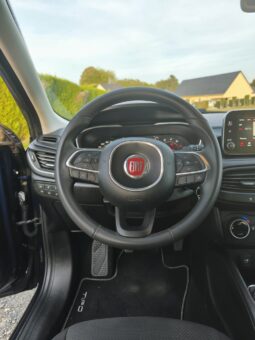 
FIAT TIPO 5 PORTES 1.4 95 ch finition Lounge full									