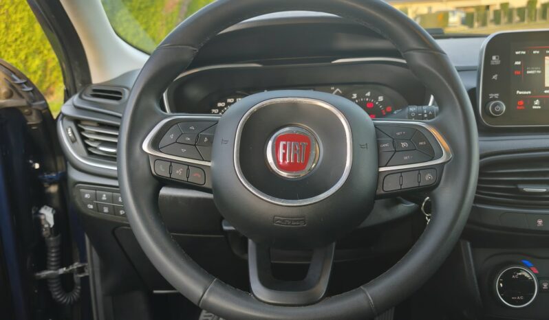 
FIAT TIPO 5 PORTES 1.4 95 ch finition Lounge full									